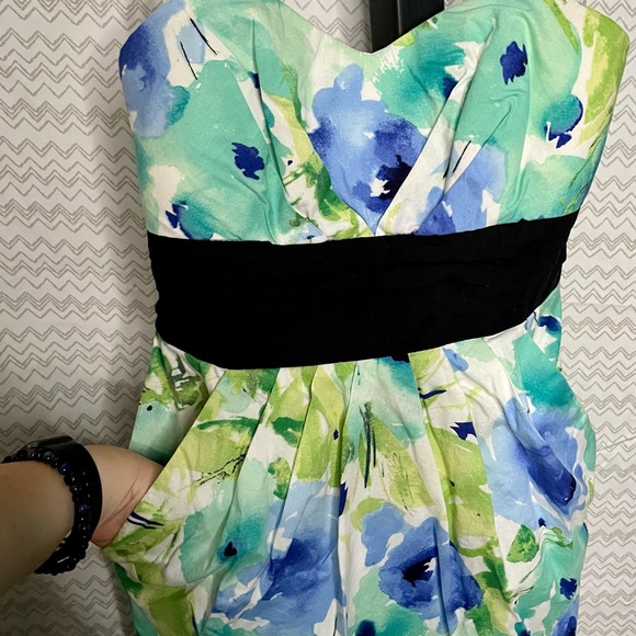 IZ Byer Juniors Dress - Picture 3 of 11